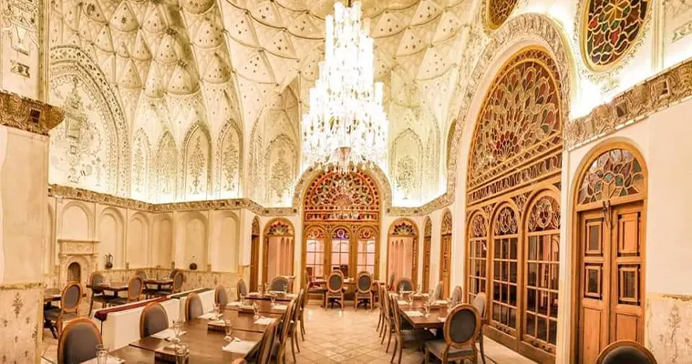 رستوران خانه عامری ها کاشان