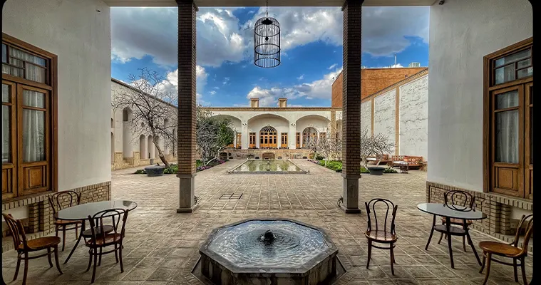 امکانات هتل منوچهری کاشان