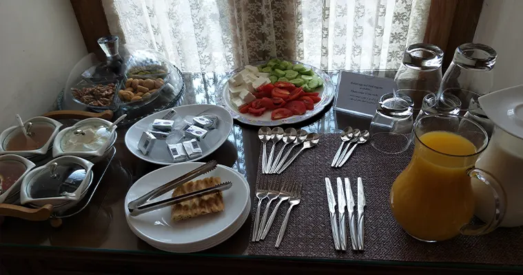 غذای هتل درب باغ کاشان