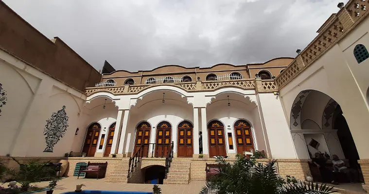 رزرو هتل آمیرزا کاشان
