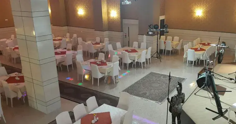 سالن پذیرایی رستوران هتل استقبال