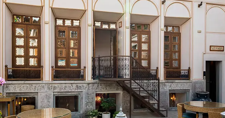 محوطه بوتیک هتل شهسواران اصفهان