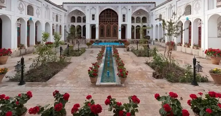 محوطه بوتیک هتل سهروردی اصفهان