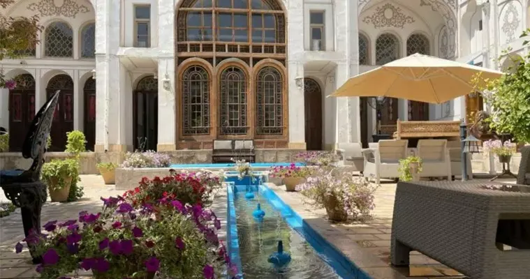 محوطه بوتیک هتل سهروردی اصفهان