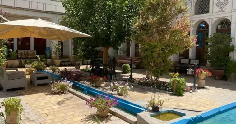 محوطه بوتیک هتل سهروردی اصفهان