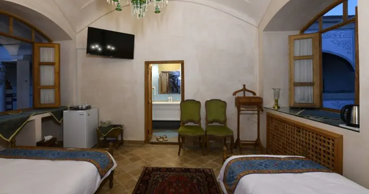 اتاق های بوتیک هتل عمارت محمودیه کاشان