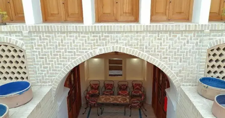 محوطه بوتیک هتل صباغیان کاشان