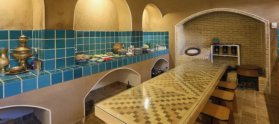 کافه سنتی هتل خانه مرشدی کاشان