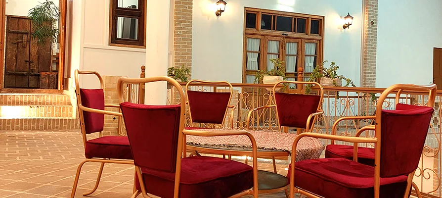 خدمات هتل سنتی خانه معمار کاشان