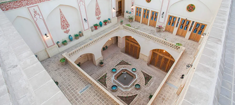 رزرو اتاق در خانه تاریخی سرپله کاشان