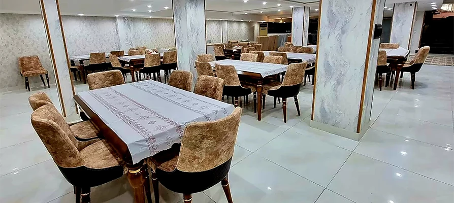 رستوران هتل آپارتمان دنیز در قشم