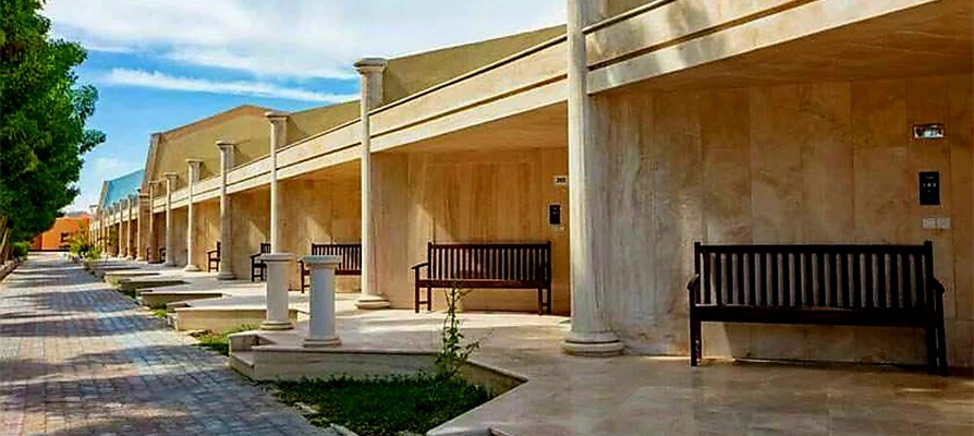 نمایی از هتل ساحل طلایی قشم